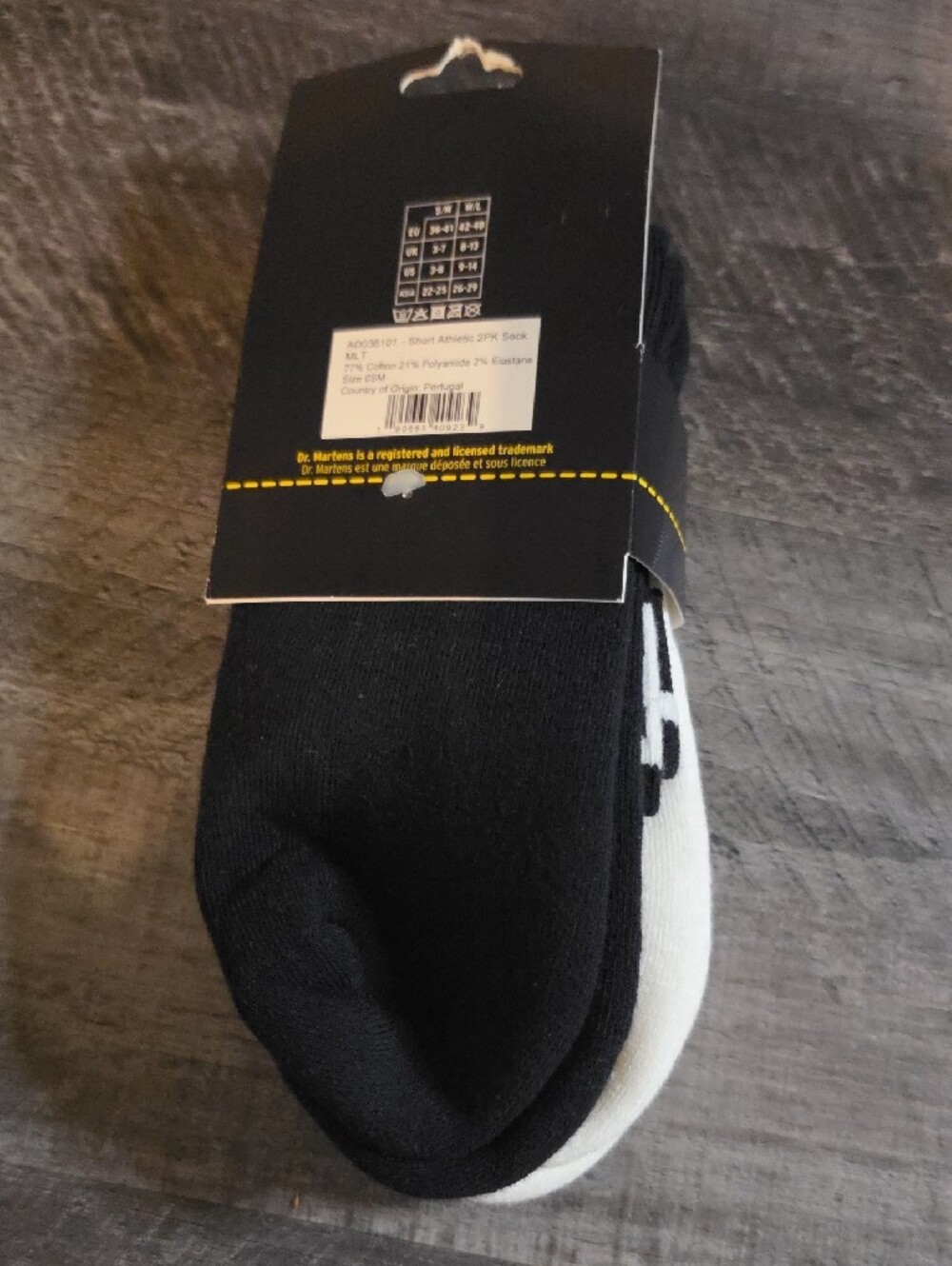 Dr. Martens White & Yellow Logo Crew Socks 2 Pack - Picture 3 of 6
